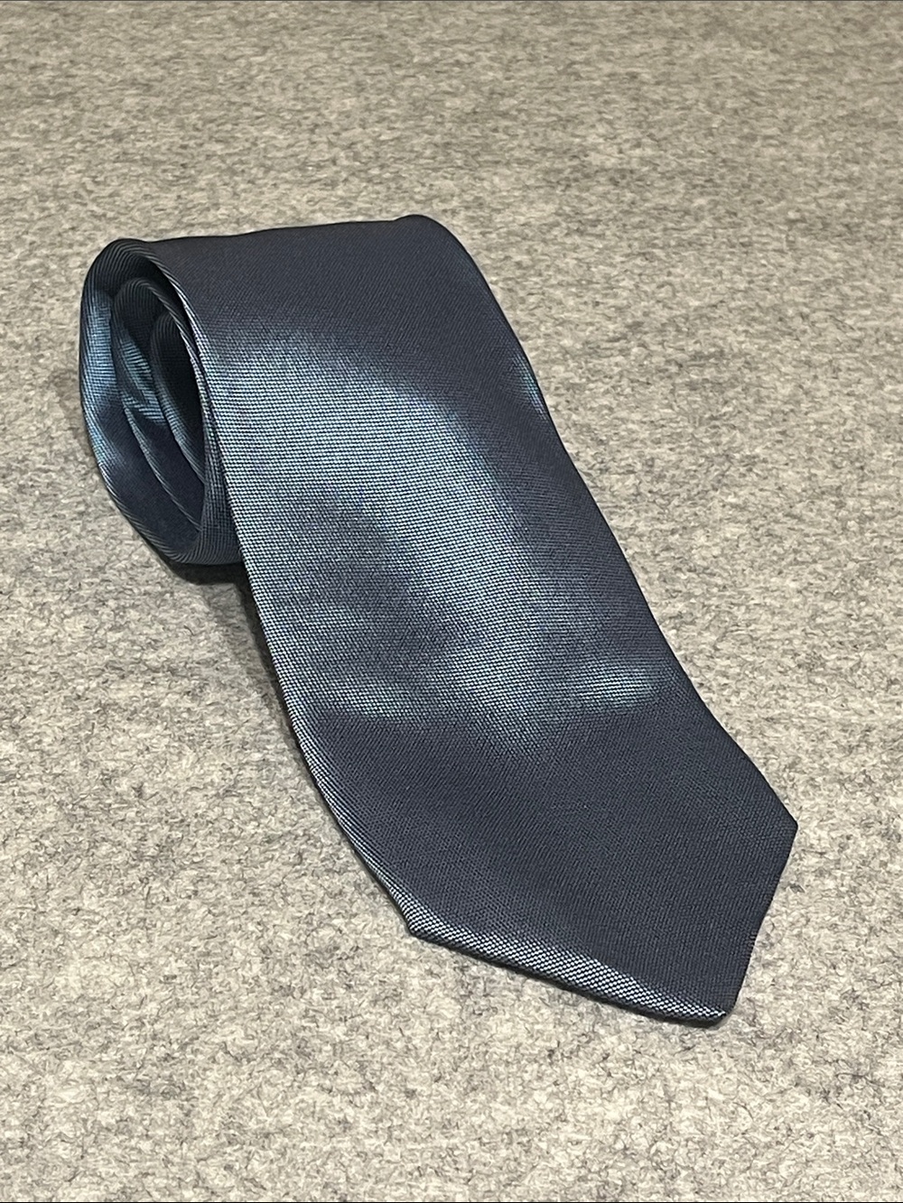 Gucci Solid Navy Blue Silk Tie